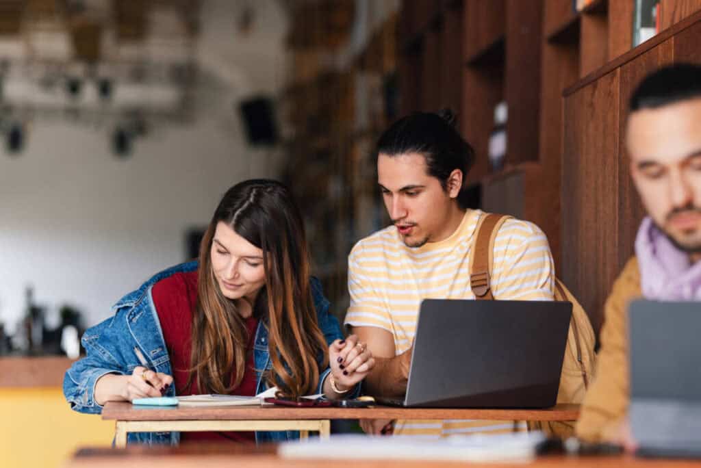 side hustles for college students